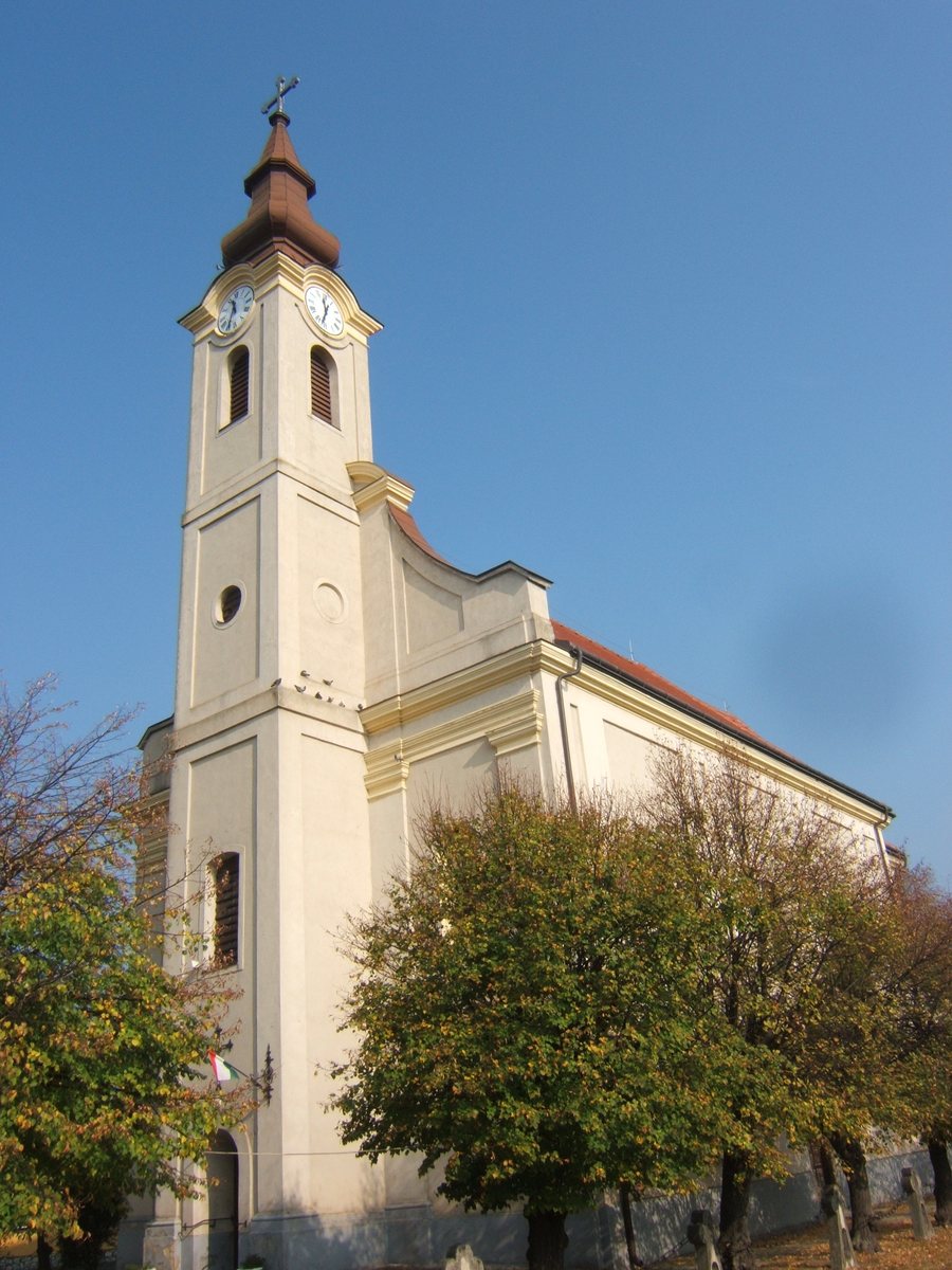 File:Káptalanfa, templom.jpg