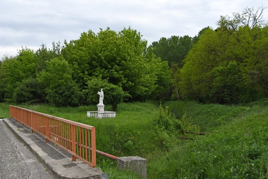 File:Lengyeltóti, Nepomuki Szent János-szobor 2021 01.jpg