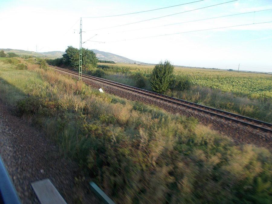 File:Railway junction, 2020 Mezőzombor.jpg