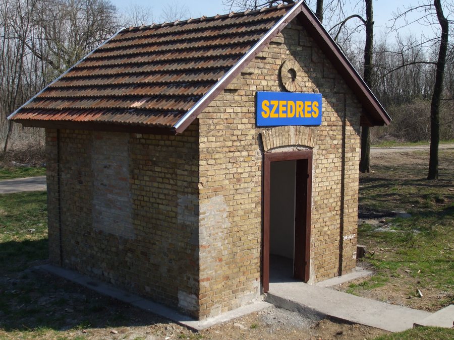 File:Szedres megállóhely.jpg