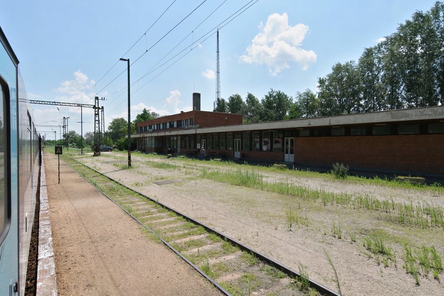 File:Fülöpszállás railway station on Budapest Belgrade railroad 2.jpg