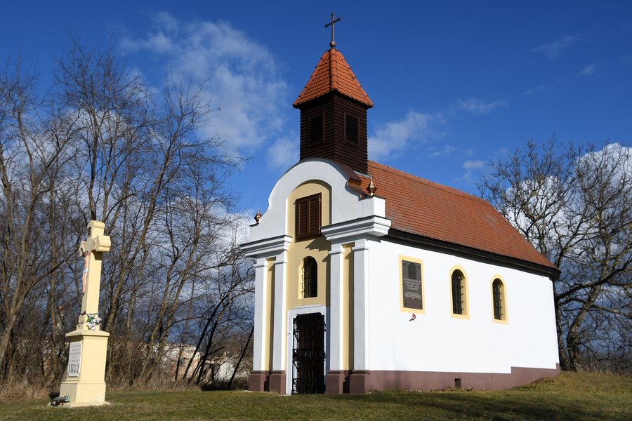 File:Bakonyság, csárdapusztai Kossuth-kápolna 2022 01.jpg