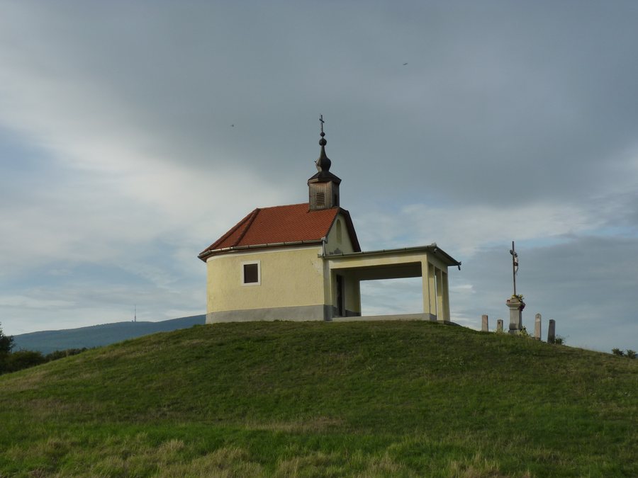 File:Saint Anne chapel above Abasár.jpg