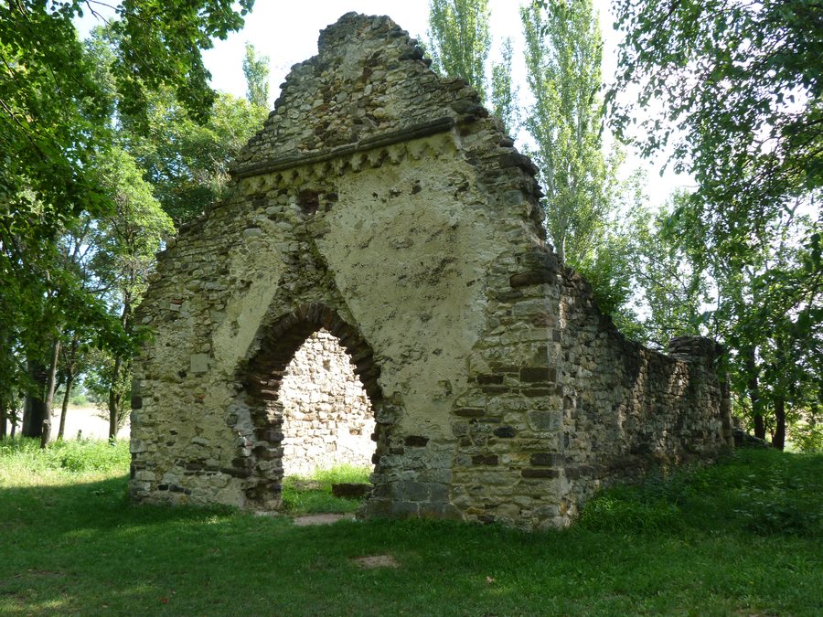 File:Kövesdi templom - Aszófő, 2014.07.24 (1).JPG