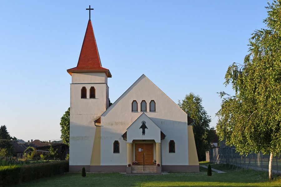 File:Kaposújlak, római katolikus kápolna 2023 01.jpg