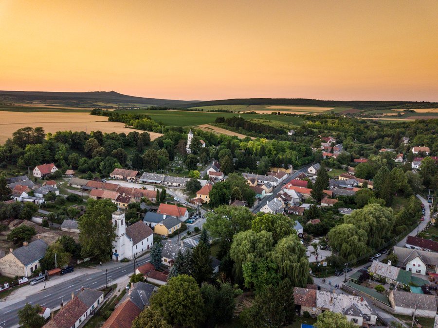 File:Kapolcs.jpg