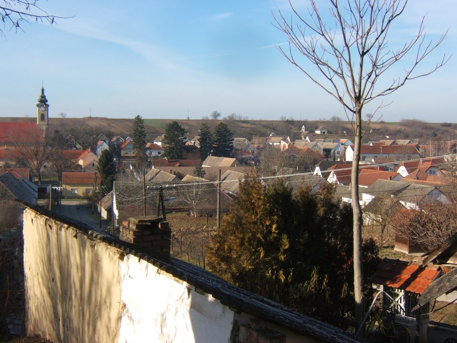 File:Palotabozsok, a falu látképe a kálváriától.jpg
