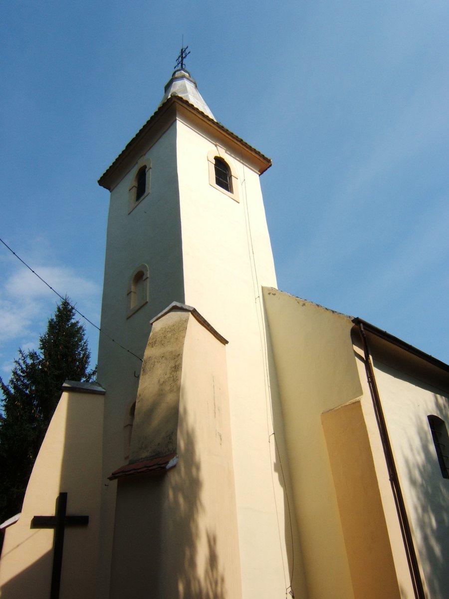 File:Gadány, templom.jpg