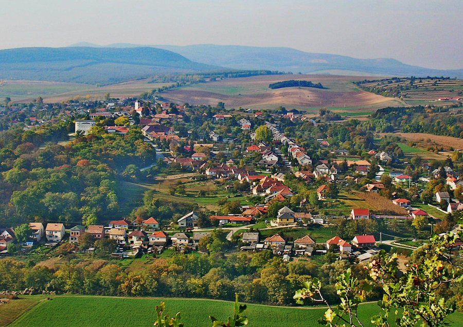 File:Bajna látképe.JPG
