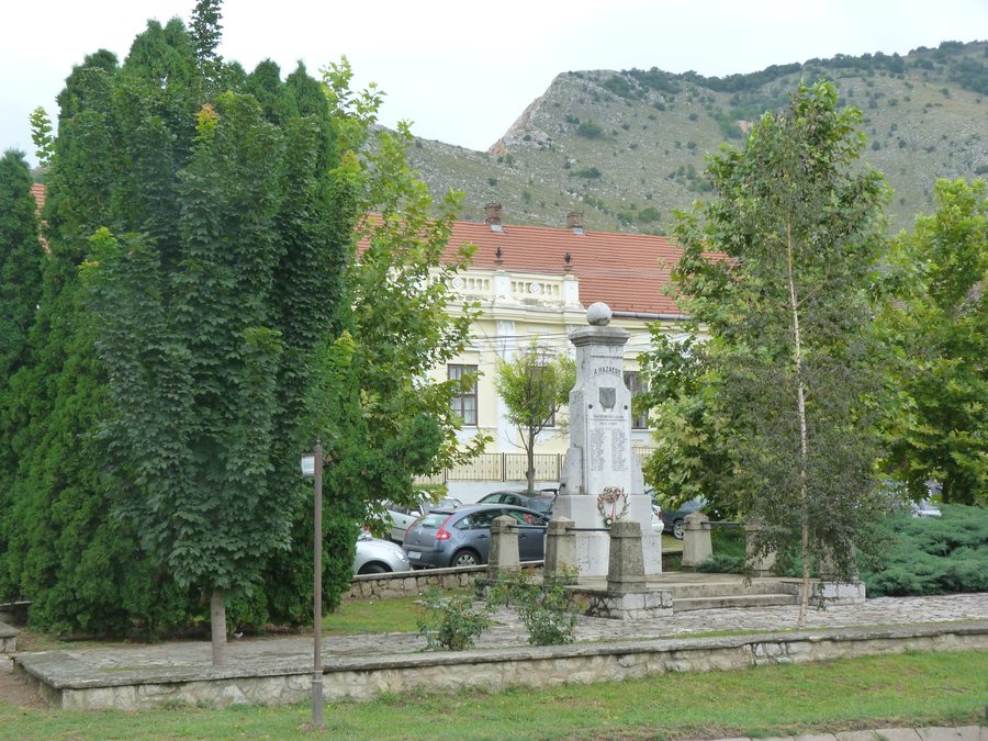 File:Első világháborús emlékmű, Nagyharsány - 2014.08.06 (21).jpg