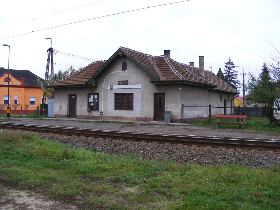 File:Kutas vasúti megállóhely.jpg